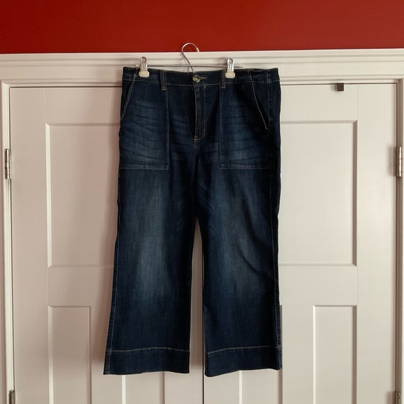 CAbi Denim - Cabi Cropped Jeans